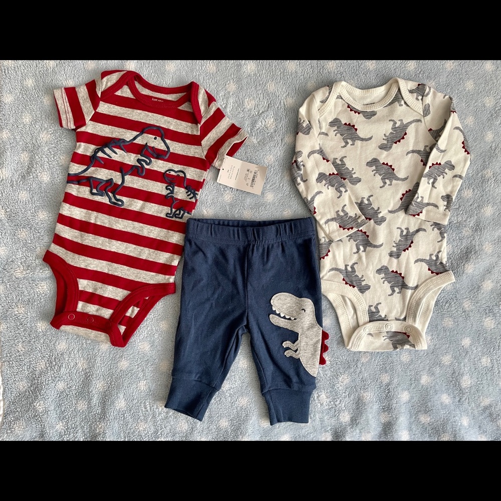 NWT Carter’s 3 months boys dinosaur onesie 3 piece set